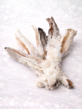 Balto suszone ucho królika z futrem 10szt.