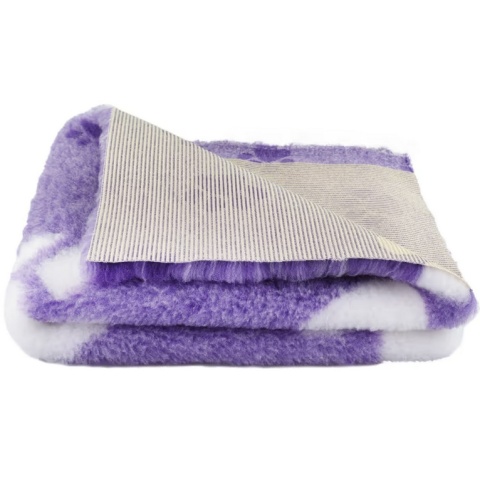 DryBed A+ – antypoślizgowe posłanie dla zwierząt – fioletowo-białe 75 × 50 cm