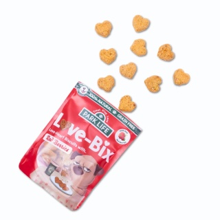 Park Life – Love-Bix ciasteczka dla psa w kształcie serduszek z czerwonymi jagodami 100 g