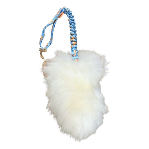 Woolie Whillie – szarpak z futrem owcy dla psa – niebieskie wiewiórki – M