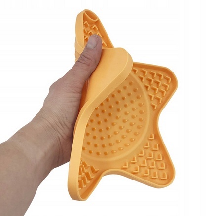 Trixie – Świąteczna Mata do Lizania dla Psa „Gwiazdka” 23,5 cm