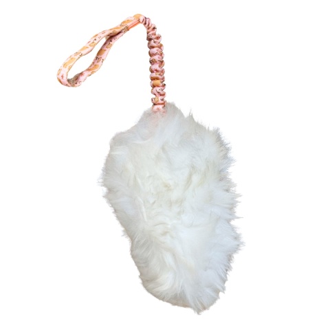 Woolie Whillie – szarpak z futrem owcy dla psa – różowe kapibary – M